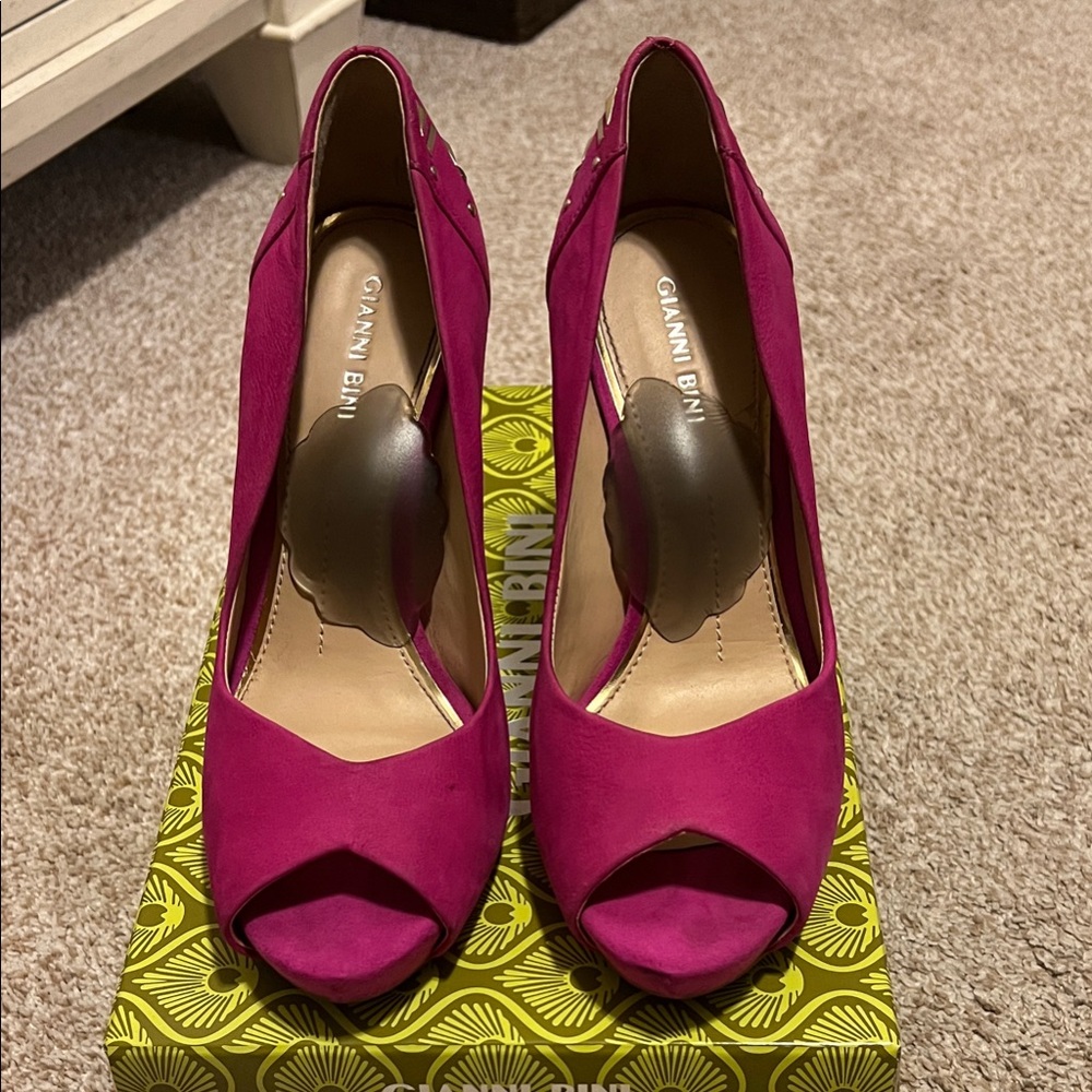 Gianni Bini Fuchsia Peep Toe Heels
